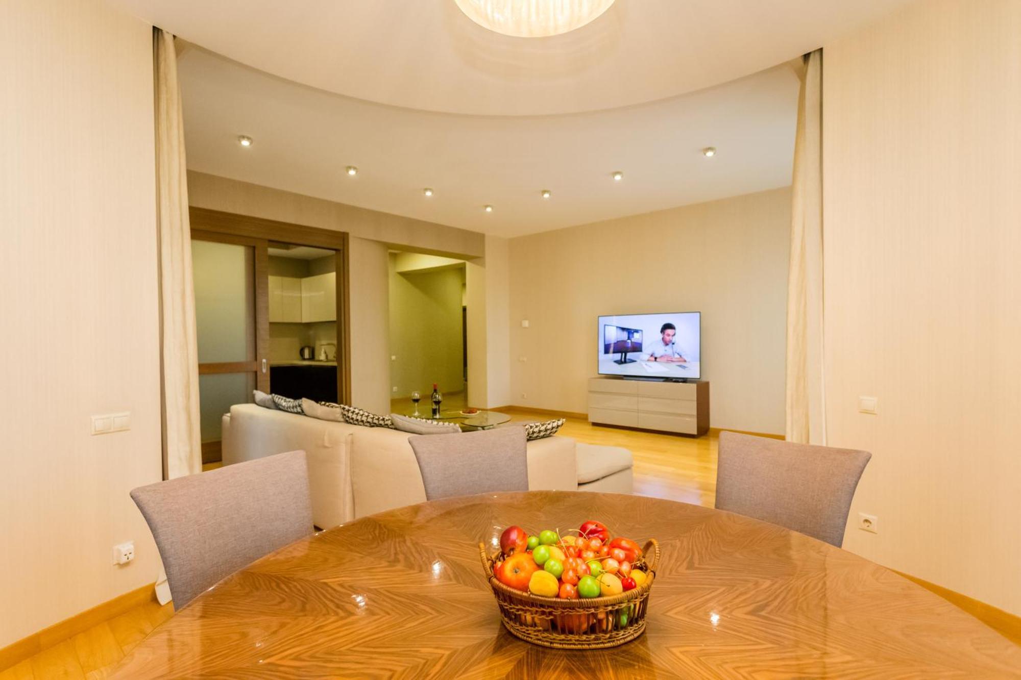 The Grand Apartment Lll Tbilisi Bagian luar foto