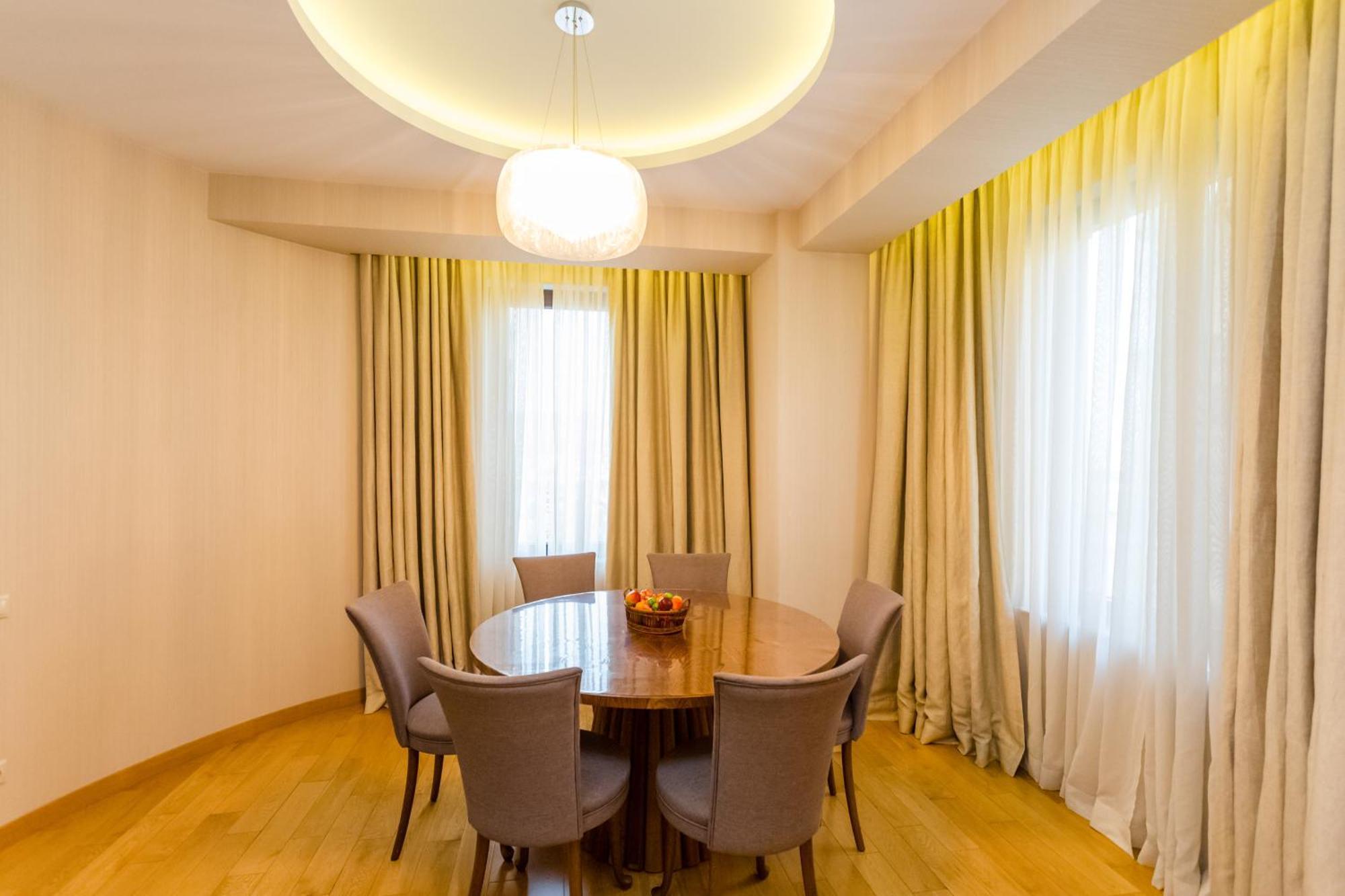 The Grand Apartment Lll Tbilisi Bagian luar foto